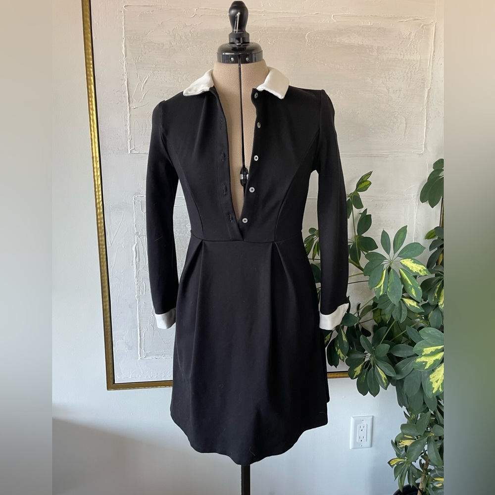 Knit dress with white collar